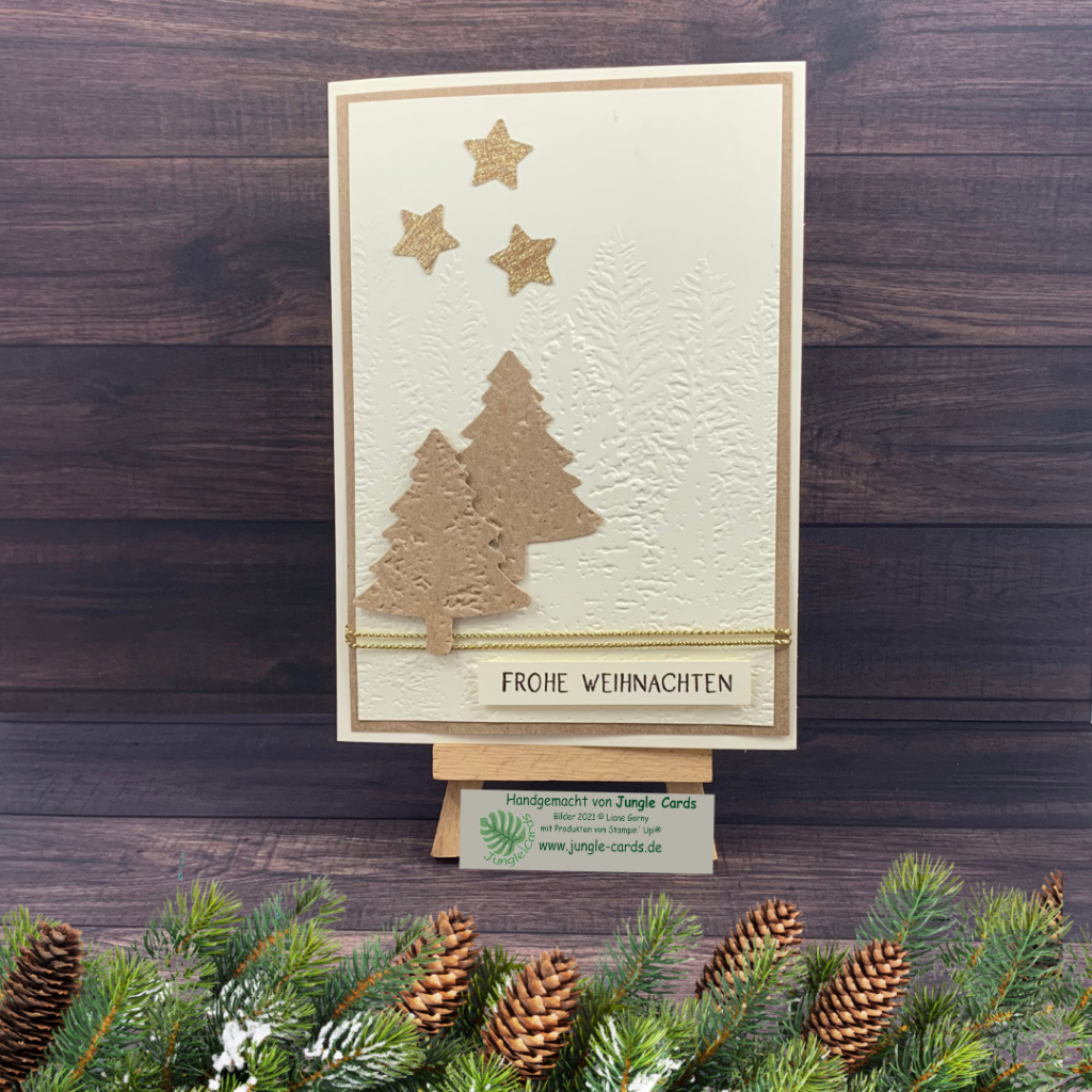 Weihnachtskarte, Kraftpapier, Tannenbaum, Sterne, Prägeform Nadelbaum